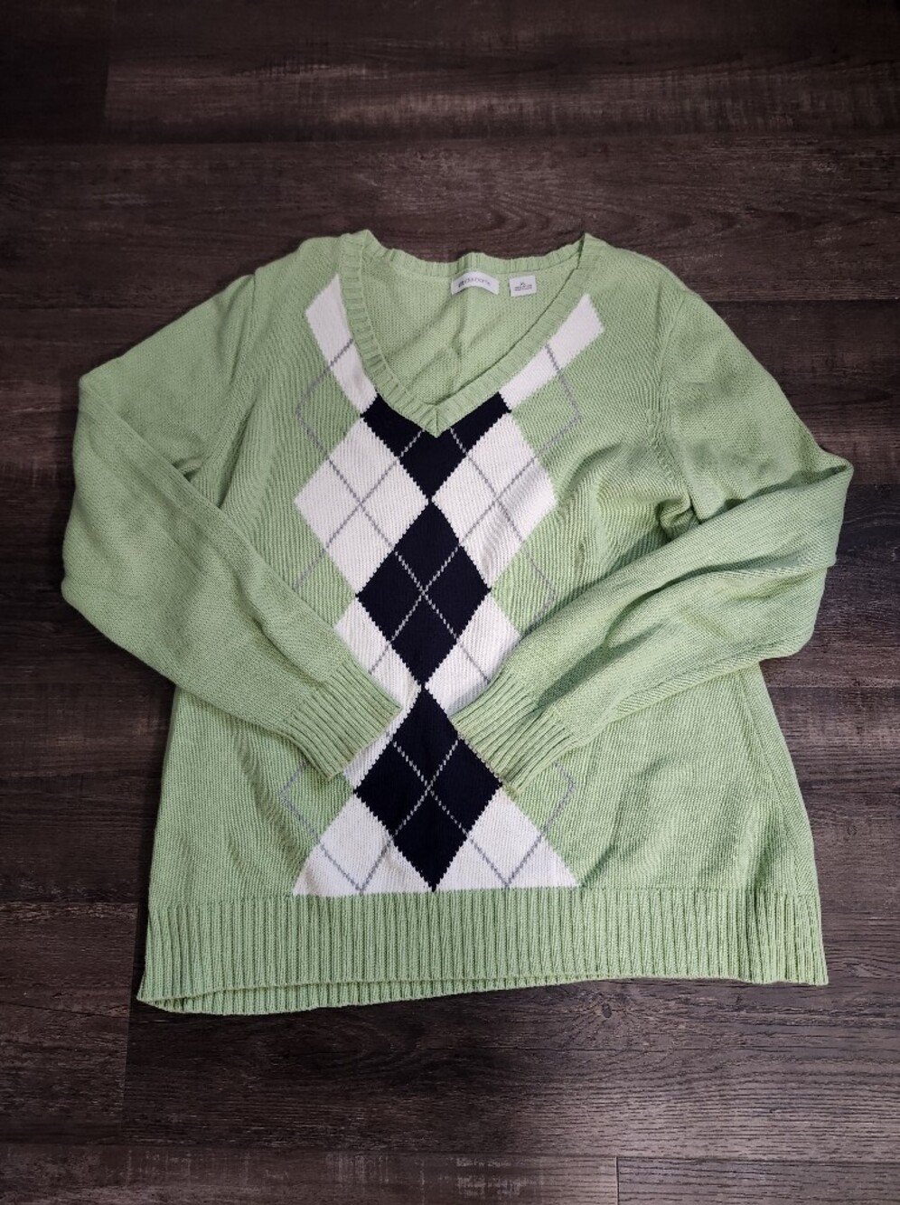 Liz Claiborne Light Green V-Neck Argyle Sweater with Navy & White
